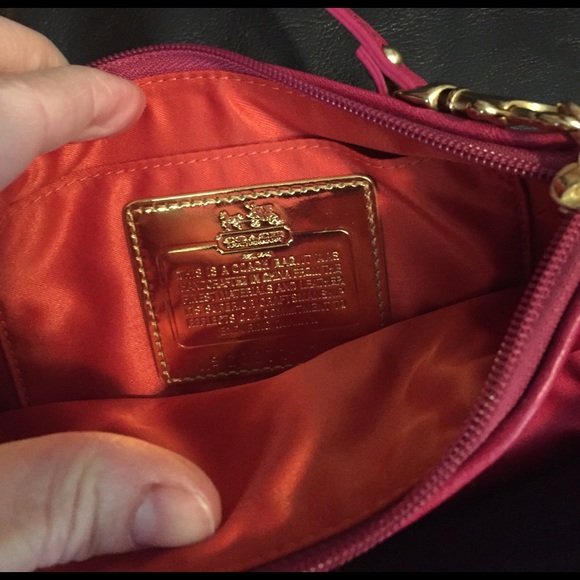 NWT coach wristlet - Picture 2 of 4