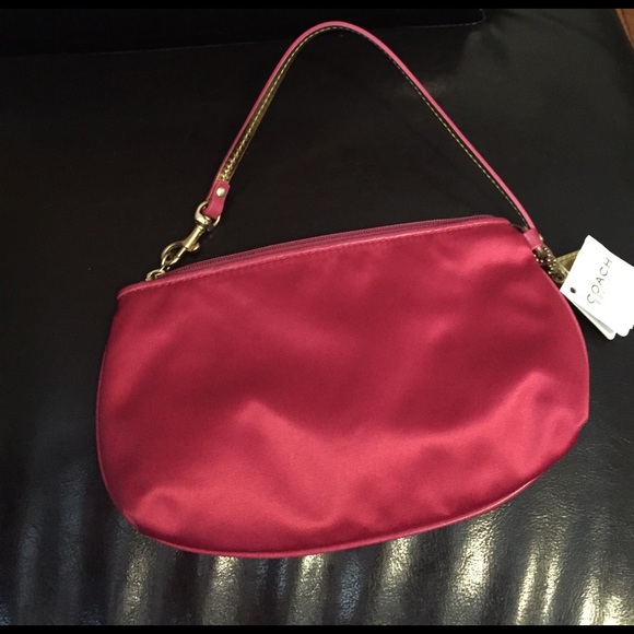 NWT coach wristlet - Picture 3 of 4