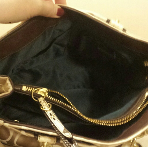 Authentic Coach Purse - Picture 5 of 8