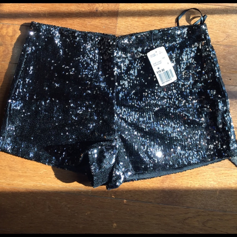 xXI Med sequence shorts