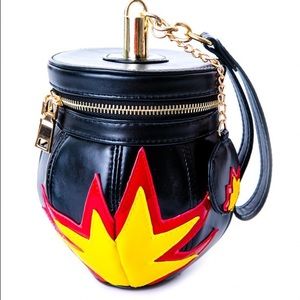 Dollskill bomb chain leather handbag