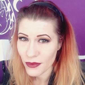 Meet your Posher, Leah