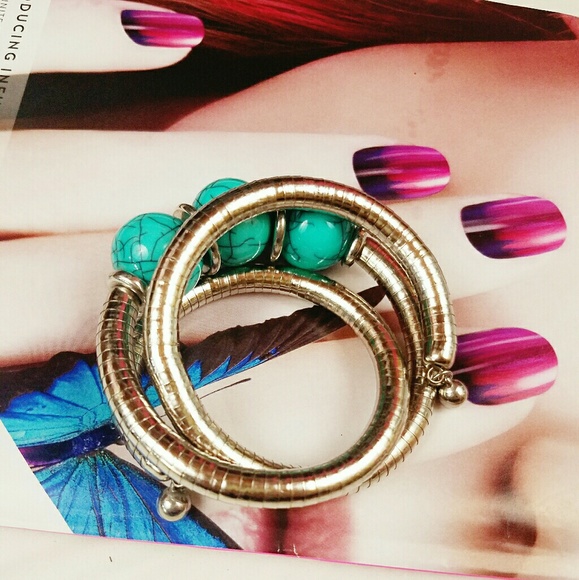 ♥️5 FOR $25 SALE♥️Bangle bracelet - Picture 2 of 2