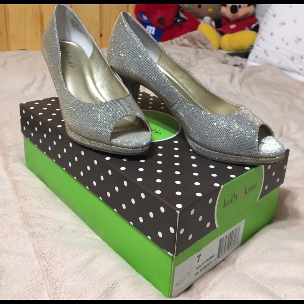Kelly&Katie Gold Heels