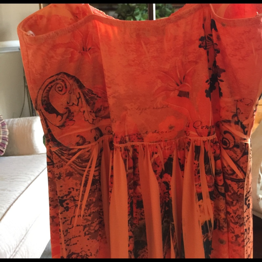 Dress - Picture 3 of 3