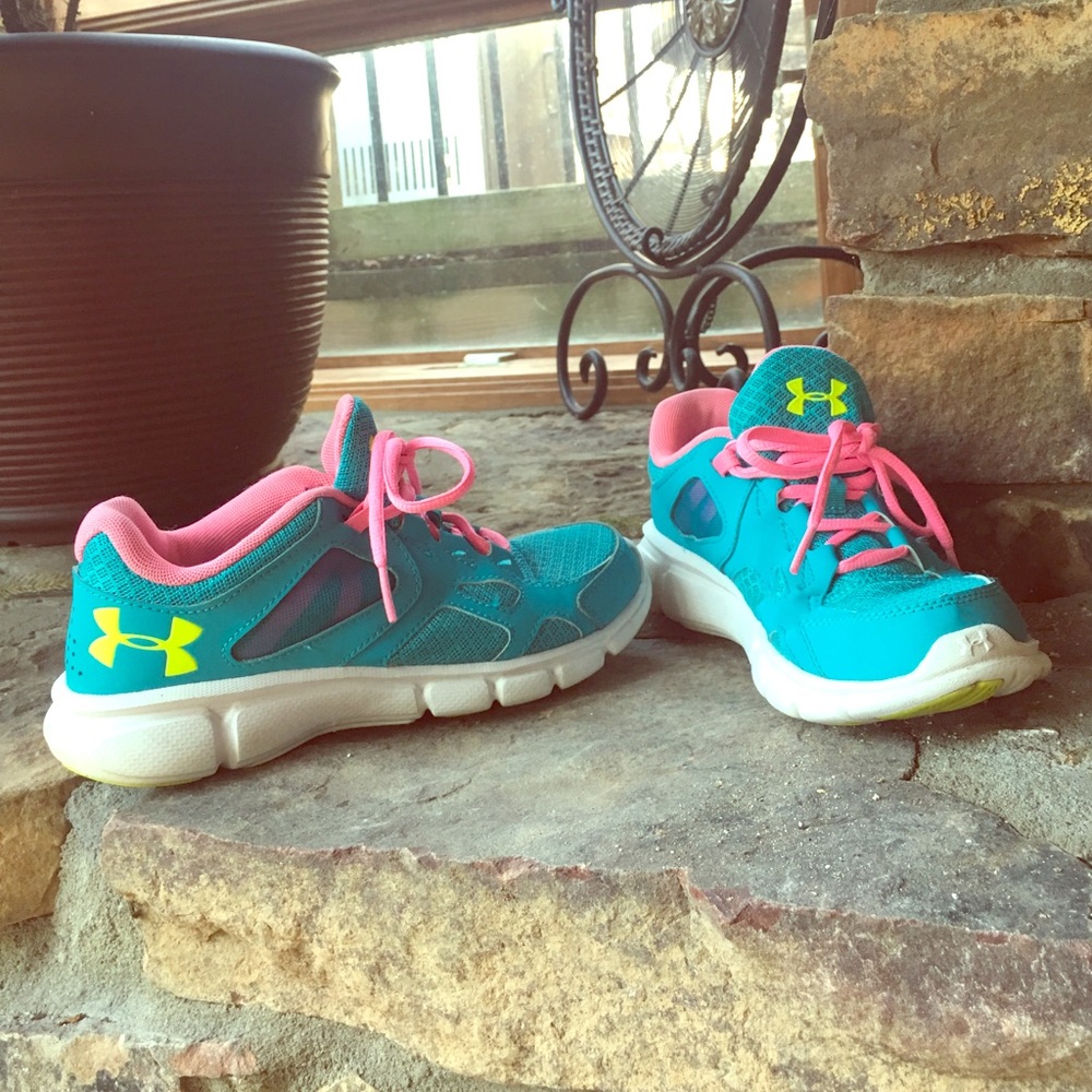 Under armour like new running shoes