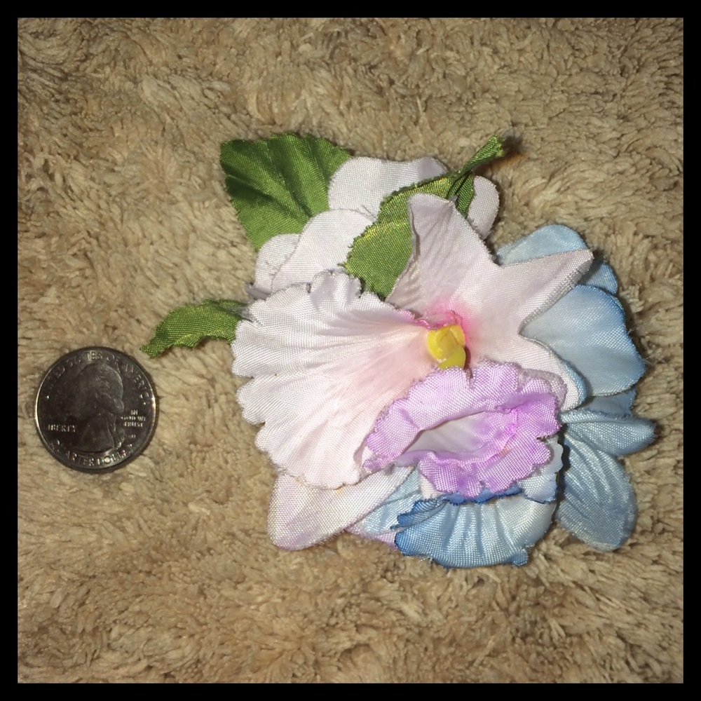 Hawaiian Flower Clip