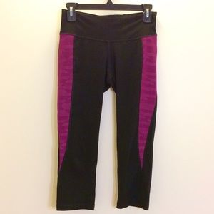 Black/purple workout capris