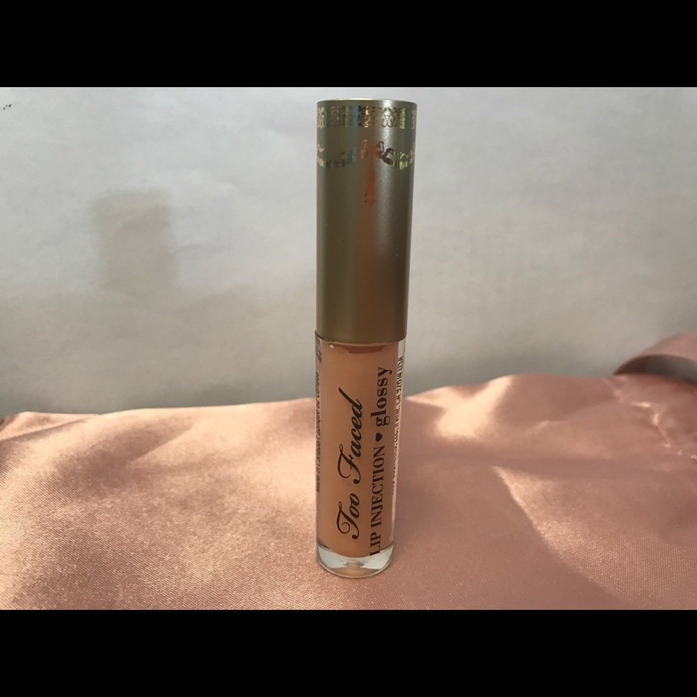 Too Faced Lip Injection