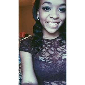 Meet your Posher, Alexis