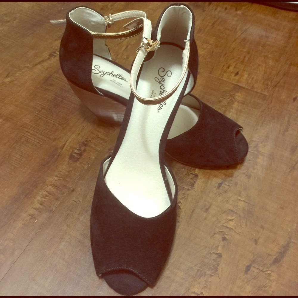 Seychelles heels