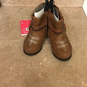 Infant girl boots