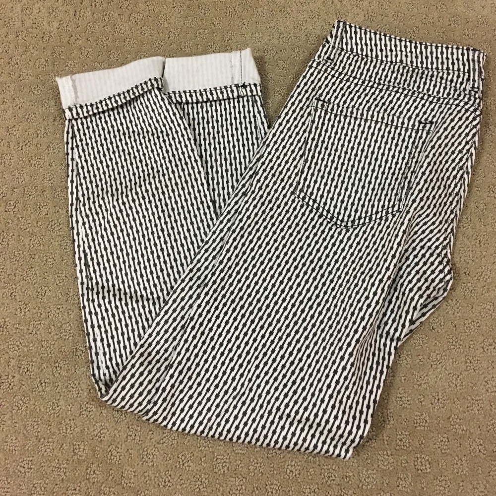 Black n white patterned skinny jeans !