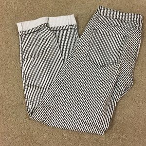 Black n white patterned skinny jeans !