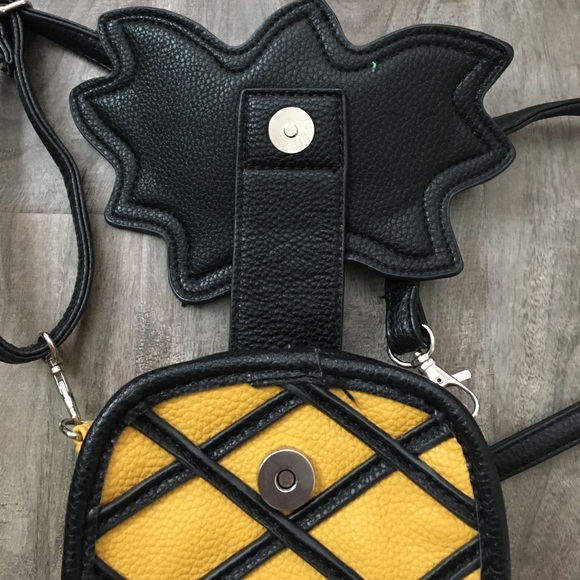 Pineapple bag! - Picture 2 of 3