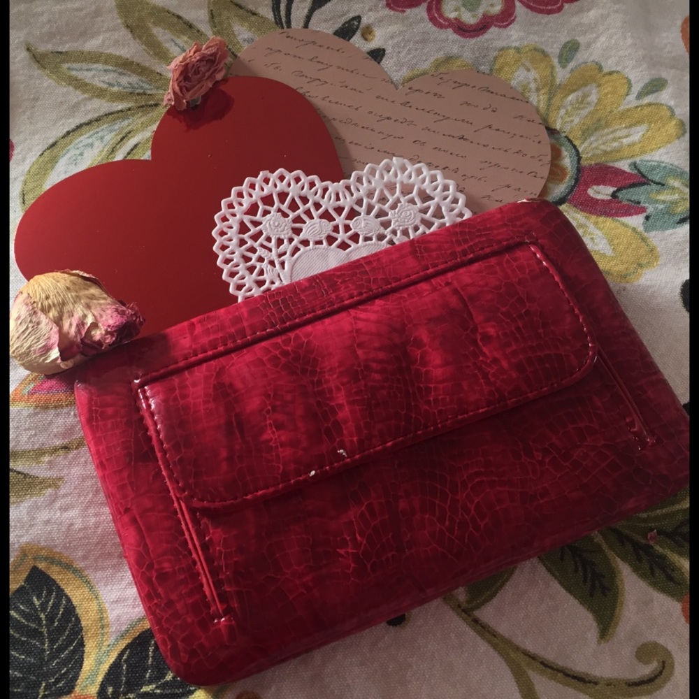 🌹 Boutique Red wallet & checkbook cover 🌹 - Picture 8 of 8