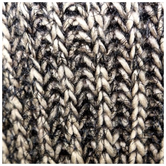 Soft Fuzzy Chunky Infinity Scarf - Picture 3 of 4