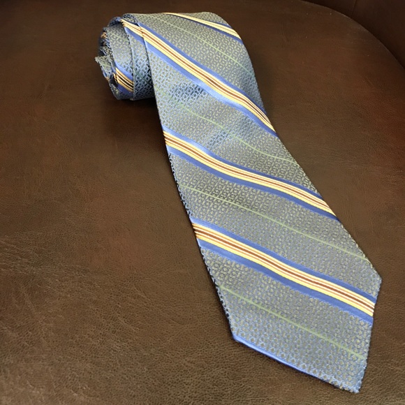 Joesph Abboud Italian silk tie, classic style - Picture 1 of 3