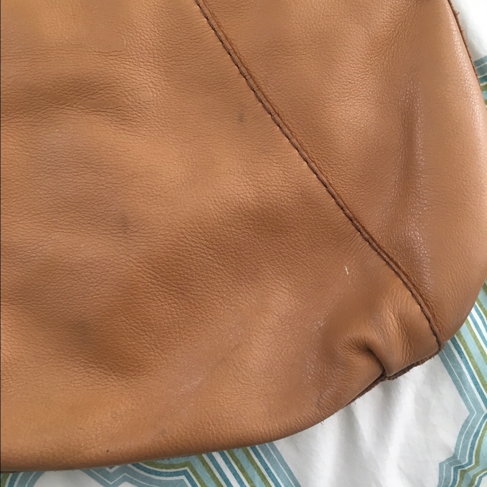 SOlD in bundle 💕Lucky Brand Leather Shoulder Tote - Picture 5 of 7