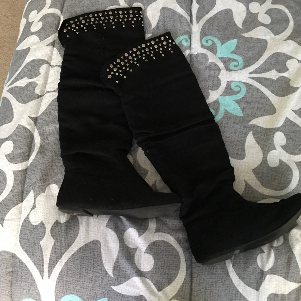 Size 7.5 super slouchy studded boots
