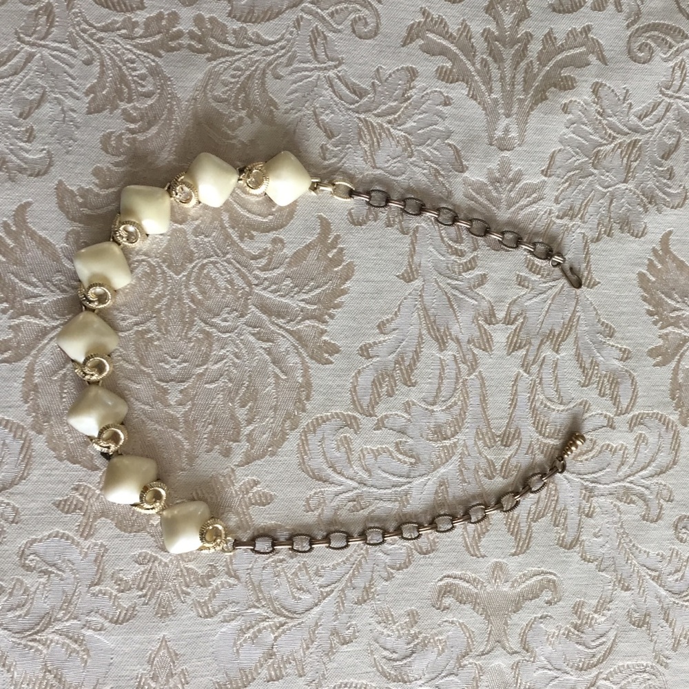 Vintage ivory colored necklace