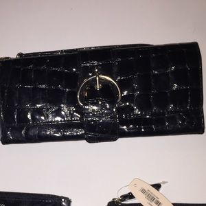Black clutch
