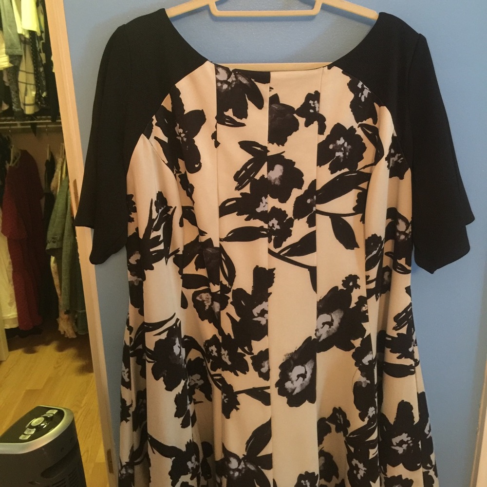 Work dress extremely flattering!!