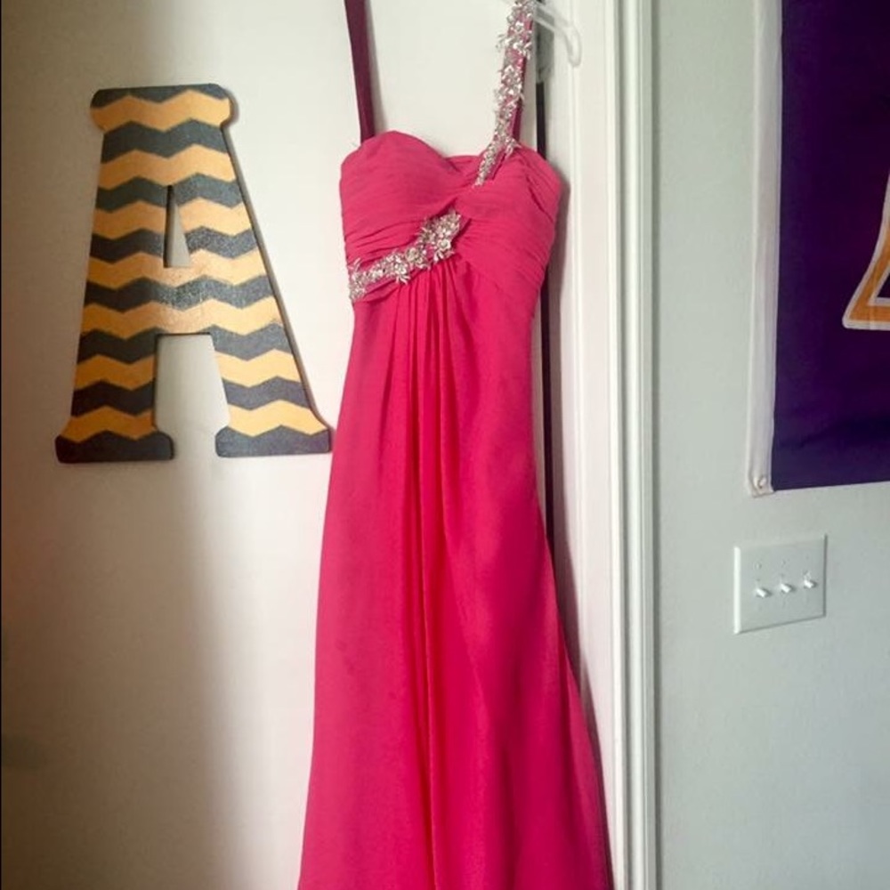 Pink prom dress!