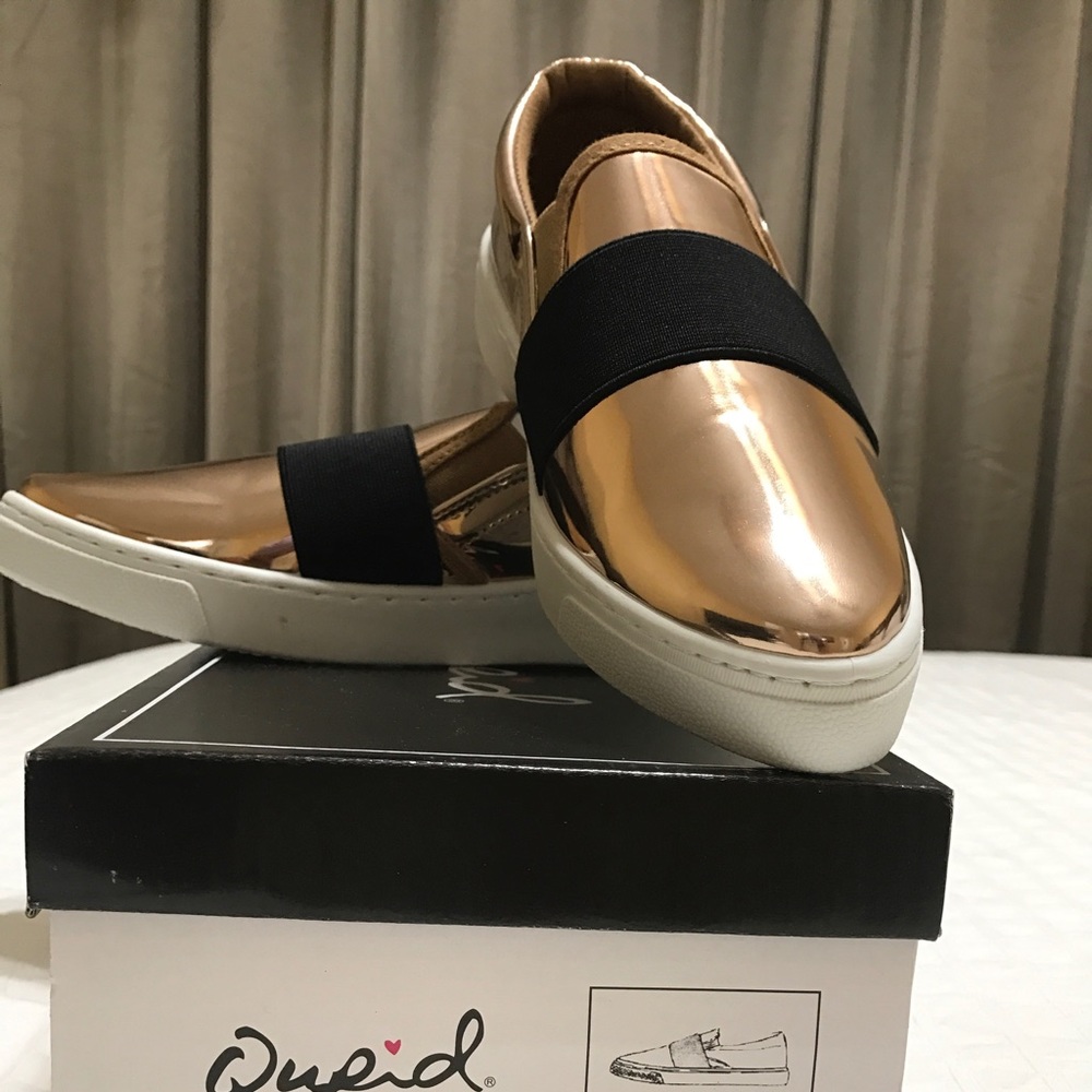 Metallic Shoes - Picture 2 of 3