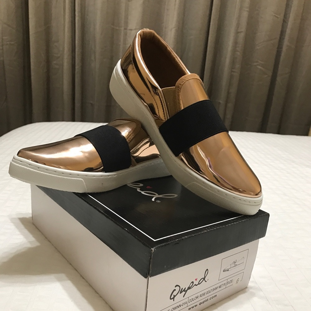 Metallic Shoes - Picture 3 of 3