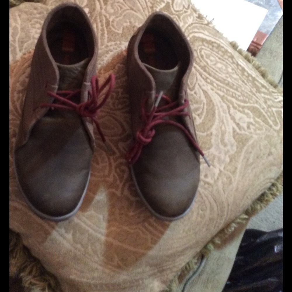 Chukka boots