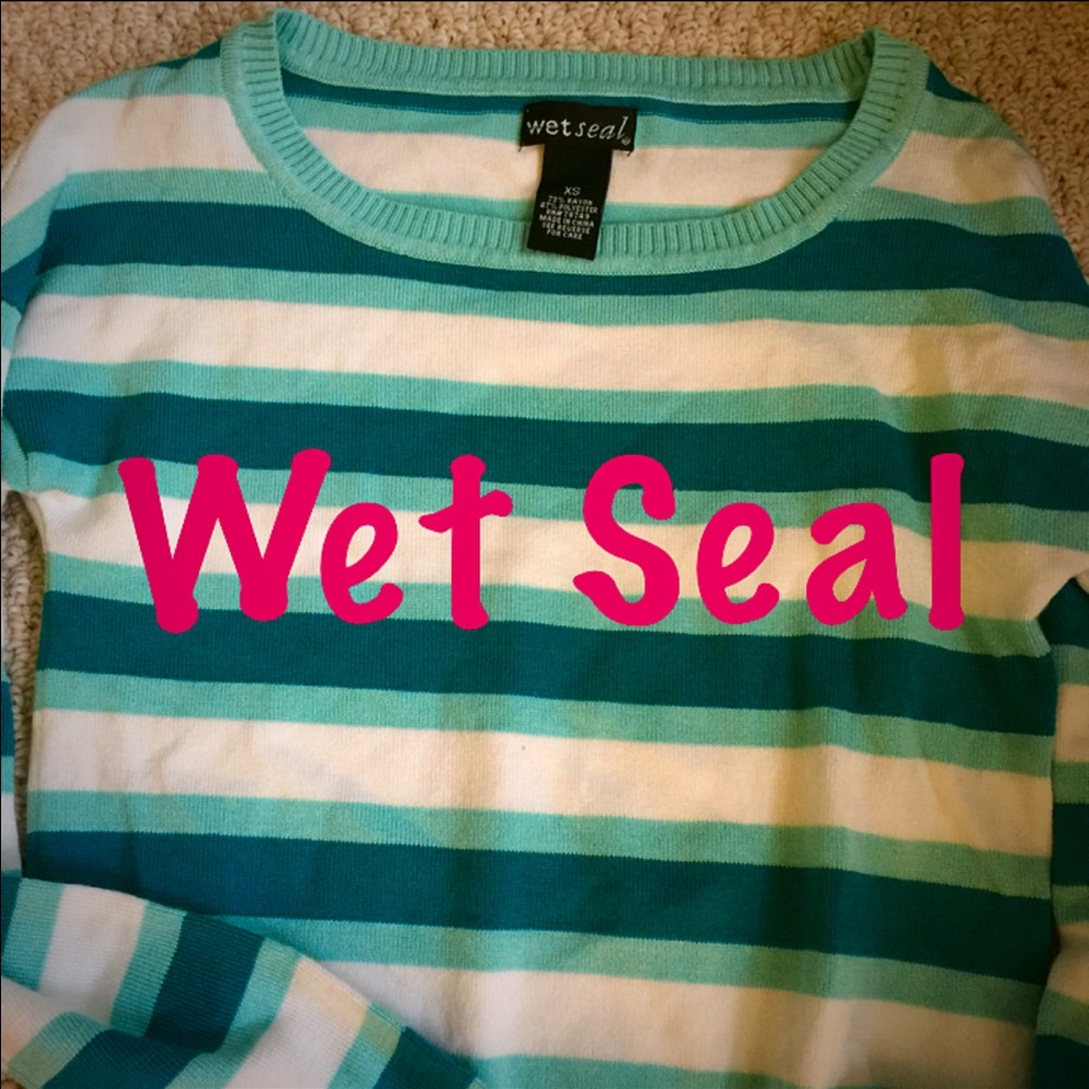 NWOT juniors XS Wet Seal sweater 🌸🌺
