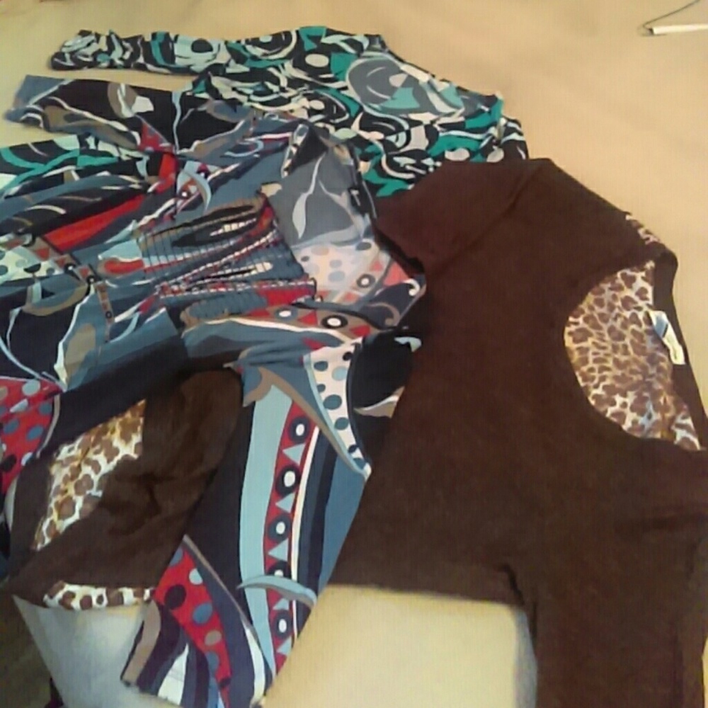 BUNDLE 3 MEDIUM TOPS