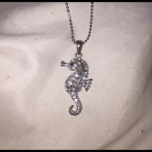Seahorse necklace - Picture 1 of 1