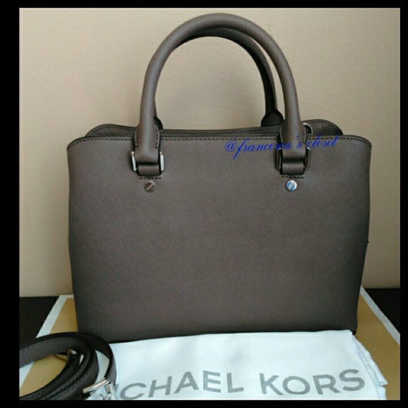 (SOLD) Michael Kors Savannah Gray Cinder color - Picture 5 of 6