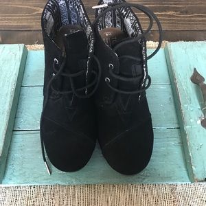 Toms Booties black