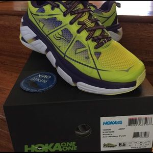 Hoka One One Infinite