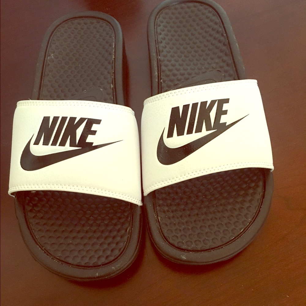 Nike pool flip flops!