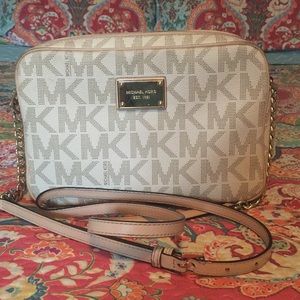 LARGE MICHAEL KORS CROSSBODY