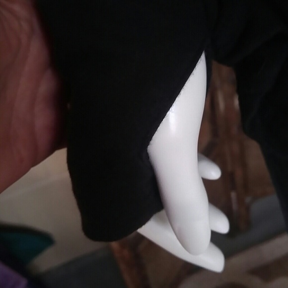 Keyhole thumb jacket - Picture 2 of 5