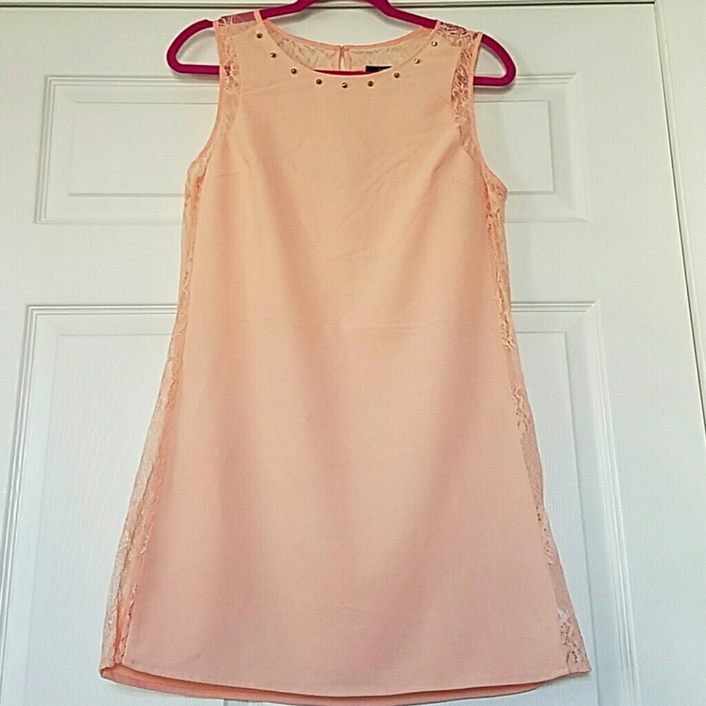 NWT Blush shift dress