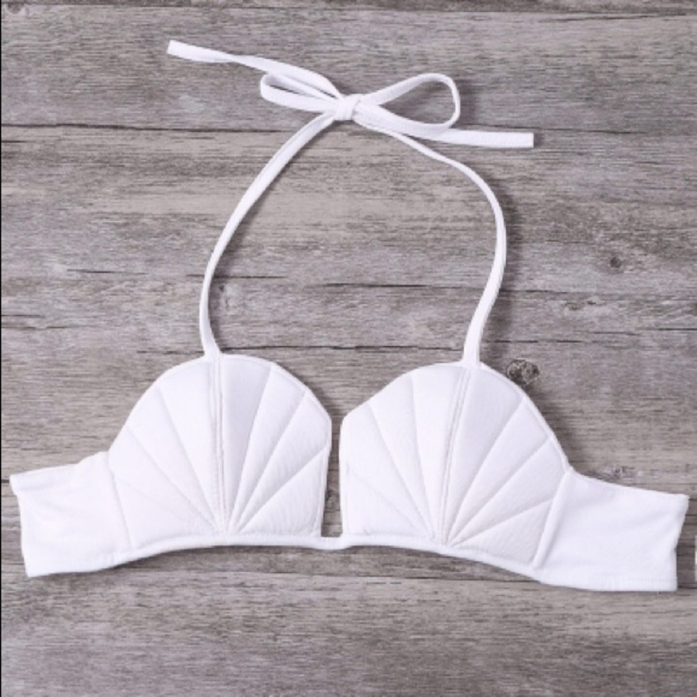 NWOT white mermaid shell bikini top