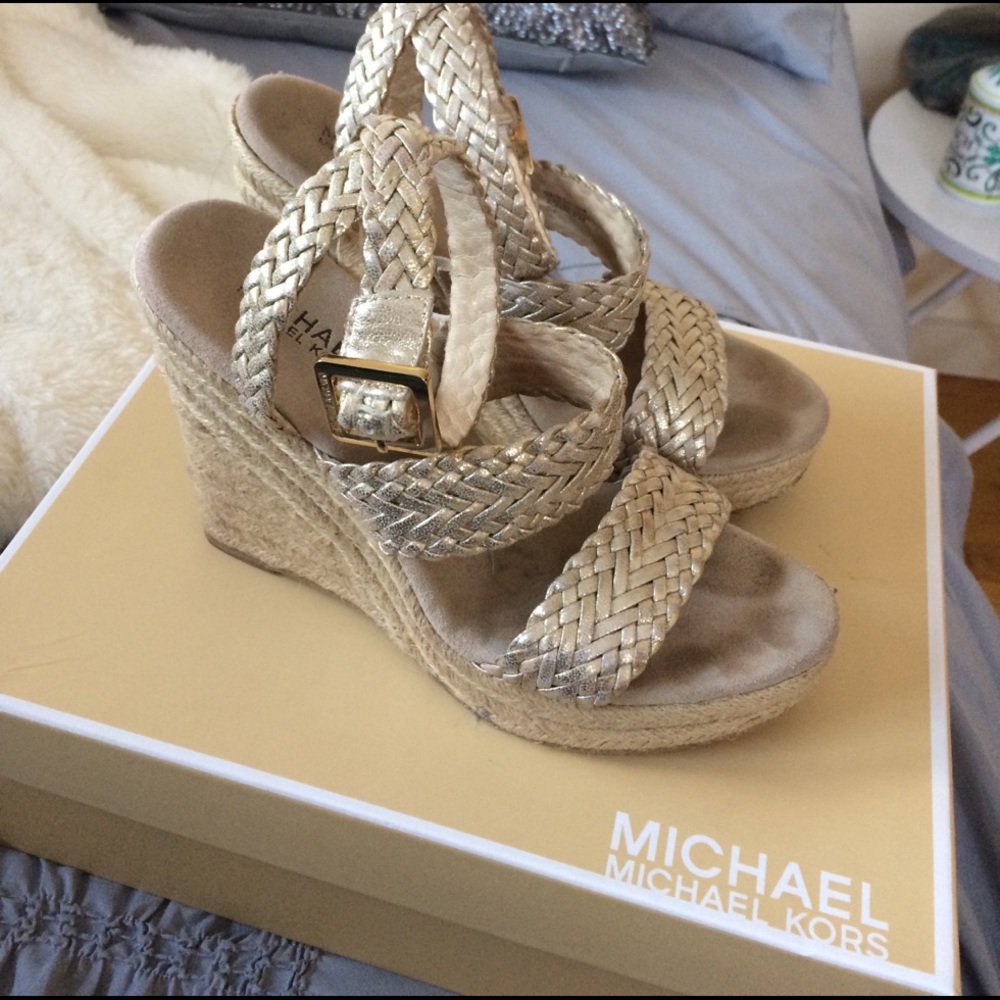 MICHAEL KORS EUC Pale Gold espadrilles size 8