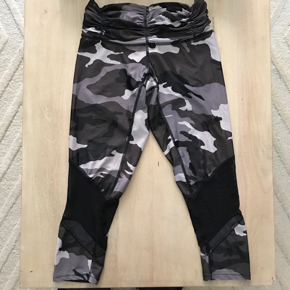 Camo leggings