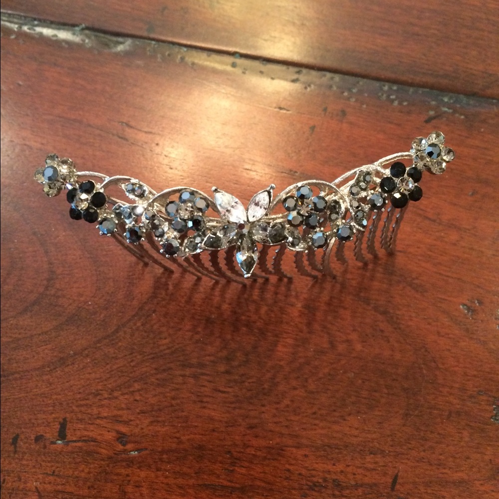 Beautiful hair comb with extra bling