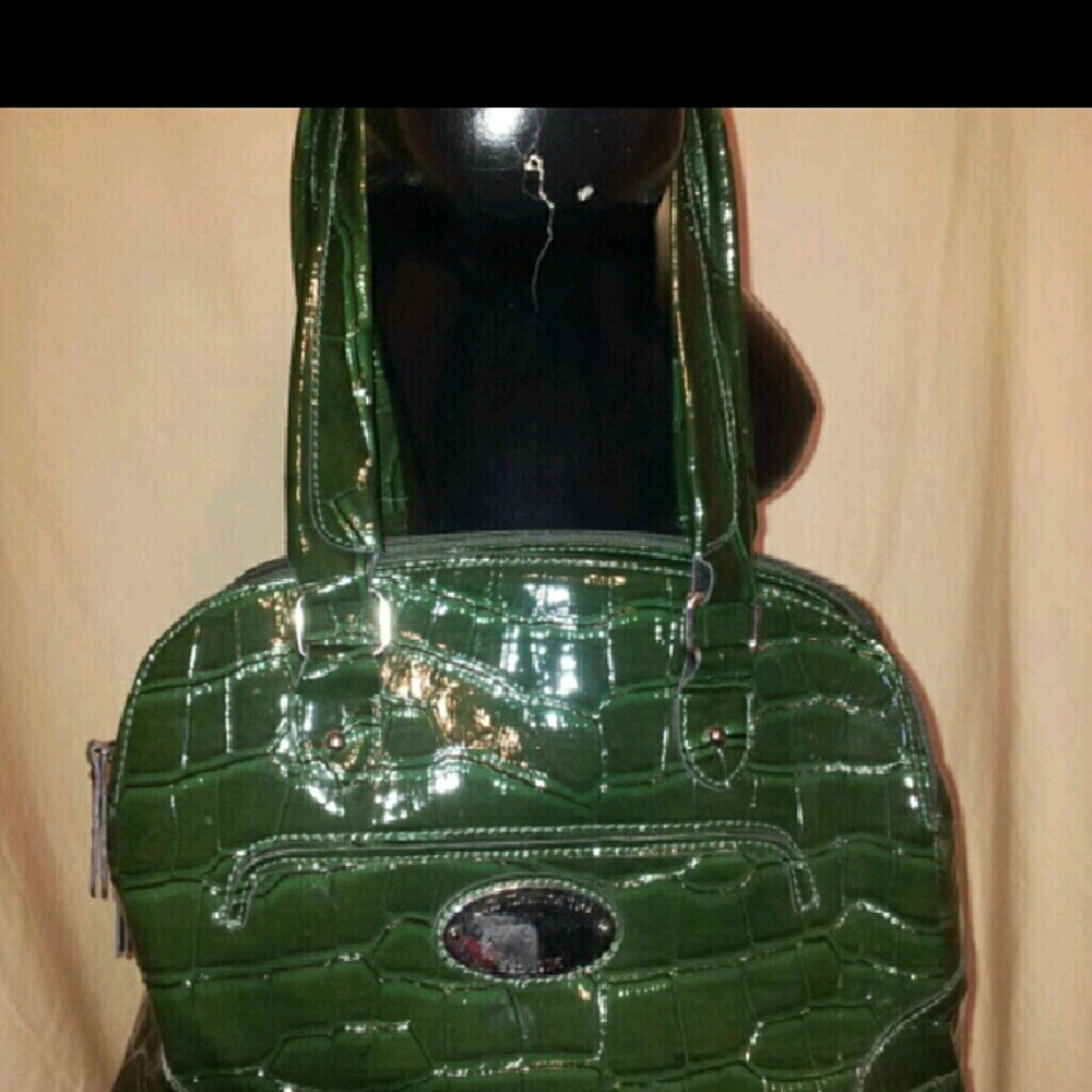 Weekend Sale!!💚Patent Green Mac Crop Handbag
