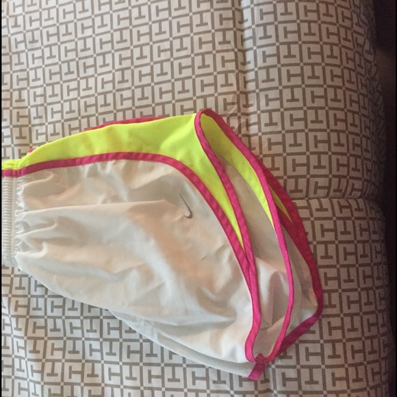Nike shorts - Picture 2 of 4