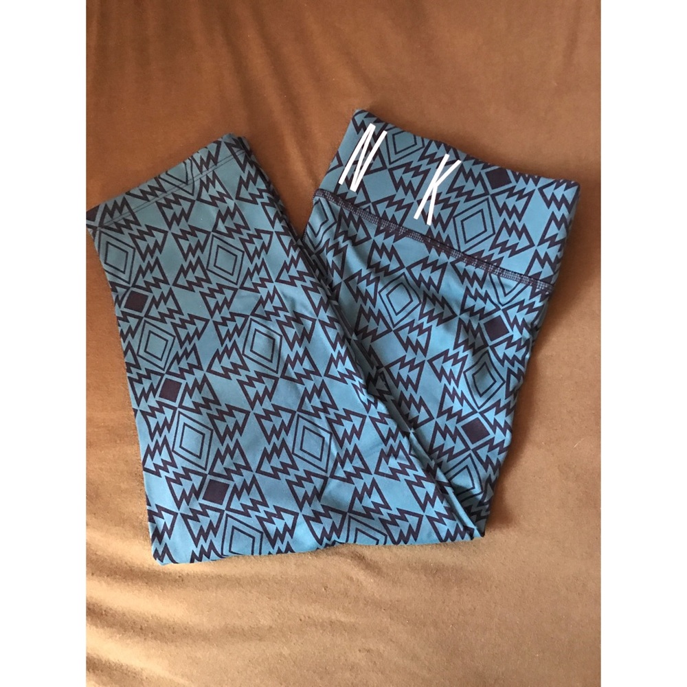 PINK ultimate crop leggings