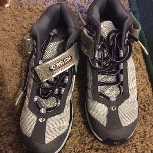 Pearl Izumi 2 clip cycling shoes size 7 / 38