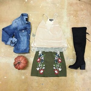 Runway Seven Embroidered Skirt Size Small